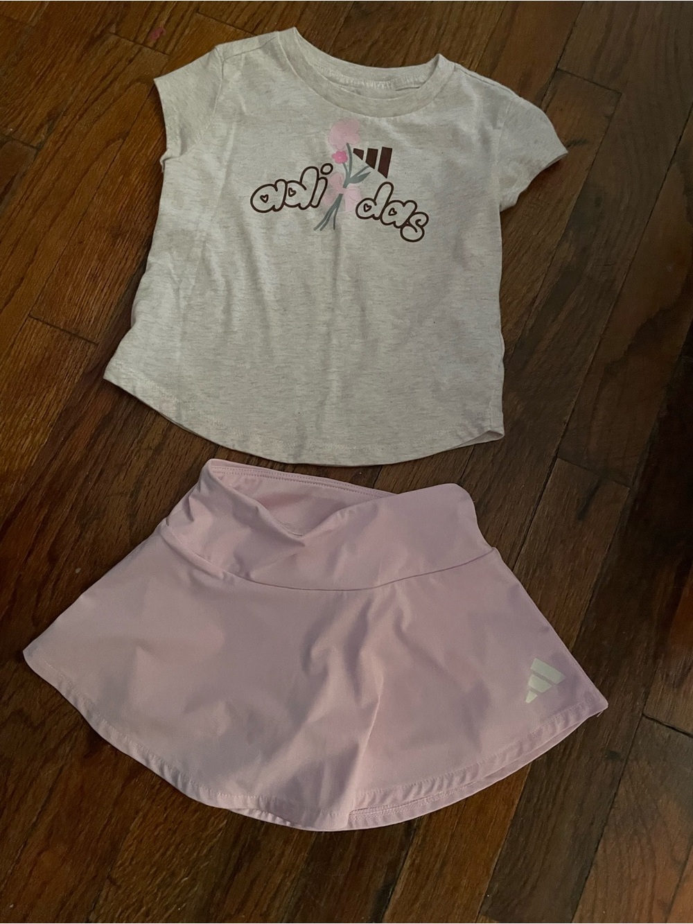 Adidas set & 90 degree